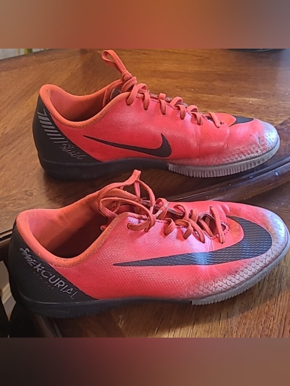 Nike Mercurial Vapor X 12 Academy CR7 classic red and black Nike youth Size 4
